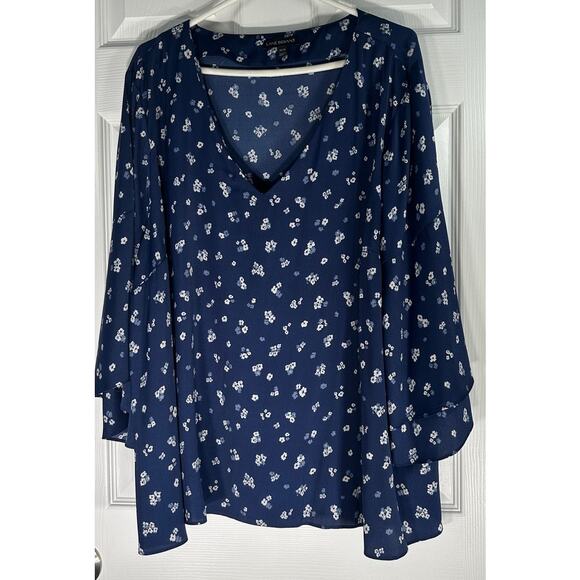 Lane Bryant Tiered Flutter Sleeve Blouse – Blue Floral – Size 26/28 - Picture 6 of 7